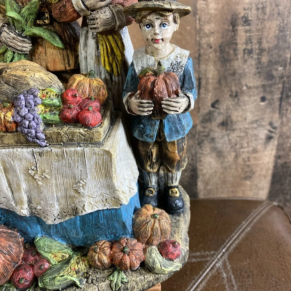 Vintage‎ Style Colonial Pilgrim Family Thanksgiving Dinner Statue Decoration